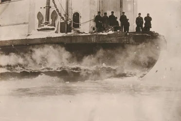 Die SS Baikal auf dem Baikalsee