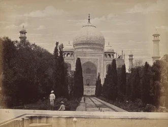 Agra. Ansicht des Taj vor Nootkan (Das Licht der Welt), der Gemahlin Kaiser Akbars, Blick vom Fluss