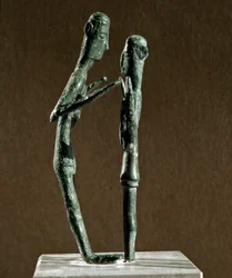 Nuraghenkultur (Nuraghen), Sardinien: Skulpturengruppe aus Bronze mit Ringkämpfern. 8.-7. Jahrhundert v. Chr. Cagliari, Museo Nazionale Archeologico, Sardinien, Italien