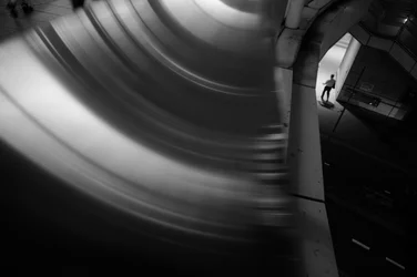 Gekrümmte Tunnelfigur
