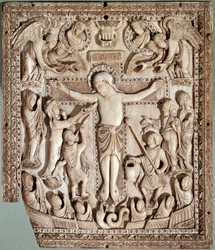 Kreuzigungsrelief aus Elfenbein der französischen Schule, 9. Jahrhundert (Kreuzigung, Elfenbeinrelief der französischen Schule, 9. Jahrhundert) Florenz Museo Nazionale del Bargello