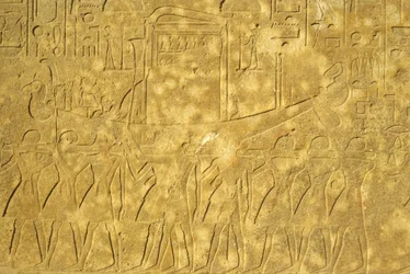 Altes Ägypten, Wandmalerei/-schnitzerei, Heilige Barke des Amon wird aus dem Tempel getragen, Karnak-Tempel, Luxor