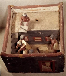 Ägyptische Antiquitäten: Dachbodenmodell mit Schreibern, die den Getreidepreis aufzeichnen. Aus bemaltem Holz. 12. Dynastie, Mittleres Reich (2033-1710 v. Chr.). Aus Assiut. Louvre Museum, Paris