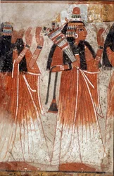 Ägyptische Antiquität: Fragment eines Wandgemäldes aus dem Grab von Niay, das einen Zug von Verwandten des Verstorbenen darstellt. Aus der Stätte Dra Aboul Naga. 19. Dynastie (1295-1186 v. Chr.)