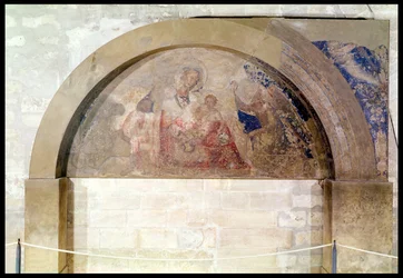 Tympanon, das die Jungfrau der Demut mit dem Christuskind umgeben von Engeln darstellt, 1341