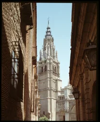 Gotische Kunst: Ansicht der Kathedrale Sainte Marie (Heilige Maria) 13.-15. Jahrhundert Toledo, Spanien (Ansicht des Glockenturms der Kathedrale St. Maria)