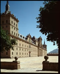 Ansicht der Hauptfassade des Königlichen Sitzes