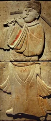Terrakotta-Stele mit Musiker, Tang-Dynastie (618-907), entdeckt in der Provinz Shaanxi, Stelenwald-Museum in Xian. Fotografie, Leonard de Selva, China, 2006.