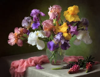 Lebhaftes Iris Bouquet