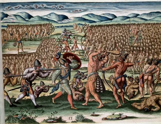 Die Soldaten von Häuptling Outina (oder Olata Utina) kämpfen, indem sie die Franzosen der Expedition von Jean Ribault (oder Ribaut) gegen die feindlichen Stämme von Potanou einsetzen. Gravur aus „Admirante Narratio Americae“ (Geschichte der Amerikas) von T