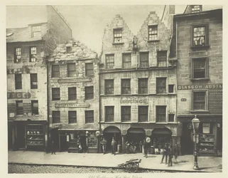 Alte Gebäude in der High Street Nr. 17-27