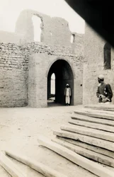 Innenraum des östlichen Tores und Turms, Kloster St. Simeon, Assuan, Ägypten, Fotografie von Ugo Monneret de Villard
