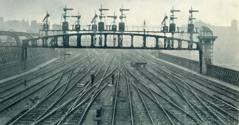 Eine Brücke der Signale, 1922
