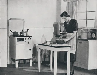 Eine britische Küche mit einem Schrank-Gasherd, 1942