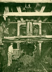 Ein Greathead-Schild: Ausheben eines U-Bahn-Tunnels, 1930