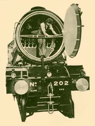 Eine London und North Eastern gemischte Lokomotive mit geöffnetem Rauchkasten, um 1930