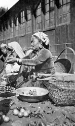 Ein Basar in Darjeeling, Westbengalen, Indien, ca. 1910