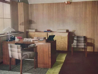 Ein privates Büro entworfen und ausgeführt von Gordon Russell Ltd., Broadway Worcs und London, 1935