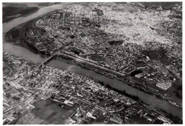 Luftaufnahme von Sevilla, Spanien, von einem Zeppelin, 1929-1933