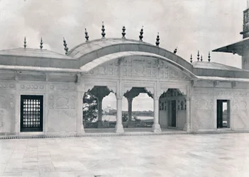 Agra. Der Khas Mahal zeigt den Taj, ca. 1910