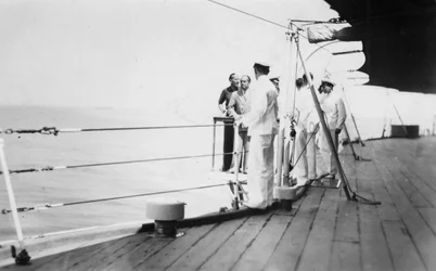 Amerikanischer Schauspieler und Filmregisseur Douglas Fairbanks Sr. an Bord der HMS Malaya, Venedig, Italien 1938