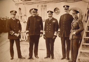 Amerikanische Admirale mit dem König