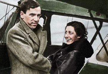 Amy Johnson, britische Fliegerin, kurz vor dem Aufbruch nach Kapstadt, 1932