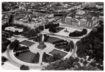 Eine Luftaufnahme des Königsplatzes, München, Deutschland, aus einem Zeppelin, ca. 1931, 1933