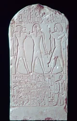 Altägyptische Kalksteinstele, 16.-13. Jahrhundert v. Chr.