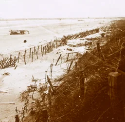 Stacheldrahtbarrieren am Strand, Nieuwpoort-Bad, Flandern, Belgien, ca. 1914-1918