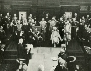 Canberra, Australien. Ihre Majestäten eröffnen das erste Bundesparlament, 9. Mai 1927, 1937