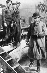 Kapitän Scott, britischer Polarforscher, auf der Terra Nova, ca. 1900er-1910er Jahre, 1936