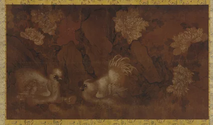 Hahn, Henne und Küken bei Pfingstrosensträuchern, Qing-Dynastie, 18. Jahrhundert.
