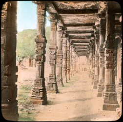 Kolonnade, Delhi, Indien, spätes 19. oder frühes 20. Jahrhundert