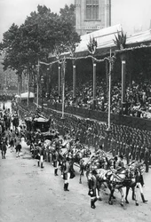 Krönungsprozession von George V. und Königin Mary, in der Nähe der Westminster Abbey, 22. Juni 1911, 1937