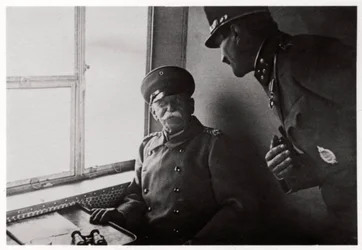 Graf Zeppelin und Kapitän Macher an Bord des Zeppelin L30, 1916, 1933