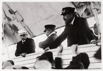 Graf Zeppelin und Dr. Eckener in einer Zeppelin-Gondel, Schwaben, Deutschland
