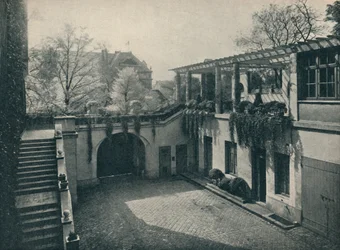 Hof eines Privathauses, 13 Boulevard Des Invalides, Paris. Änderungen von Paul Huillard, um 1927