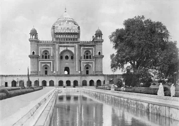 Delhi. Grab von Safdar Jung, um 1910