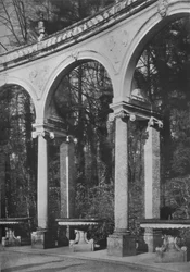 Detail der Kolonnade und Brunnen, Musiktempel, Versailles, Frankreich, 1924