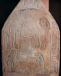 Ägyptisches Detail der Grabstele eines Sängers im Tempel von Amon