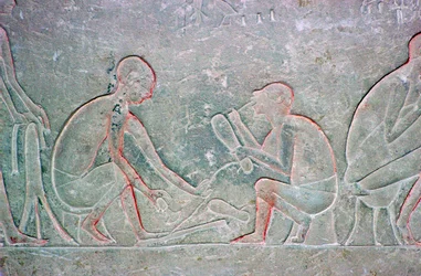 Ägyptisches Relief, das Schuhmacher zeigt, 14. Jahrhundert v. Chr.