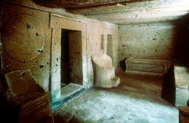 Eingang zu einem Grab in einer etruskischen Nekropole, Cerveteri Caere Italien, ca. 7.-6. Jahrhundert v. Chr.