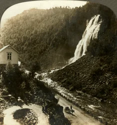 Espelandfos, einer der schönsten Wasserfälle in ganz Skandinavien, Norwegen, ca. 1905