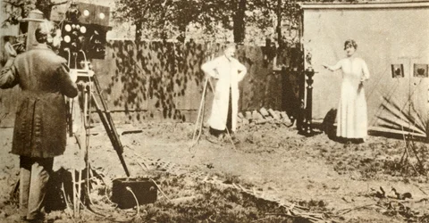 Eugene Lauste nimmt das erste kombinierte bewegte Bild und Ton auf