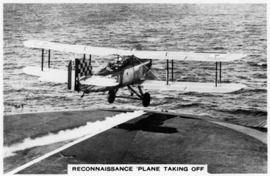 Fairey III F Aufklärungsflugzeug startet vom Flugzeugträger HMS Courageous, 1937
