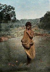 Femme Australienne Portant Son Enfant, Australische Frau trägt ihr Kind, 1900