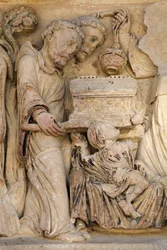 Fleury-Abtei Basilika Nordtor Skulptur: Reliquiar des Heiligen Benedikt Saint Benoit sur Loire Frankreich
