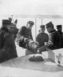 Deutsche Flieger von französischem Ass Jean Navarre abgeschossen, 1916