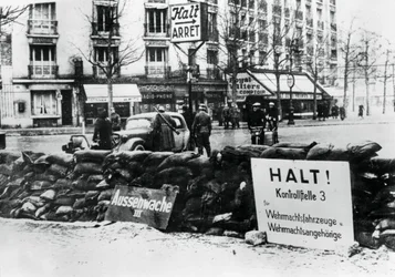 Deutscher Kontrollpunkt, besetztes Paris, 1940-1944